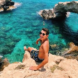 Meet your Posher, Brody